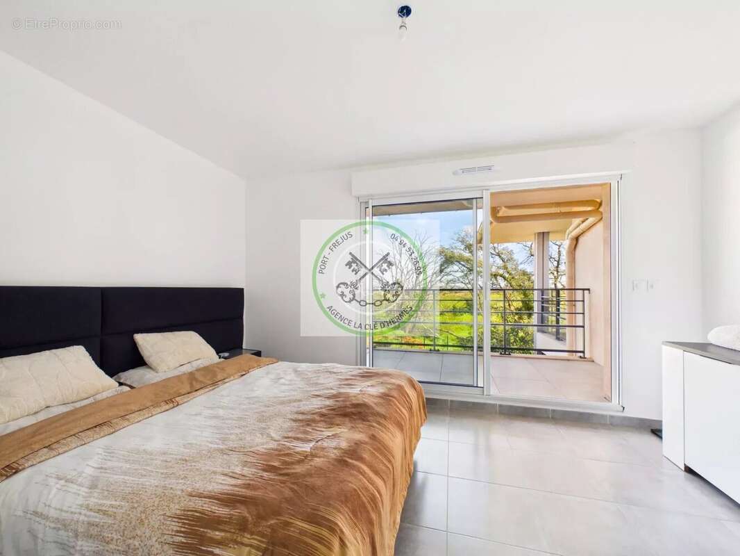 Maison à ROQUEBRUNE-SUR-ARGENS