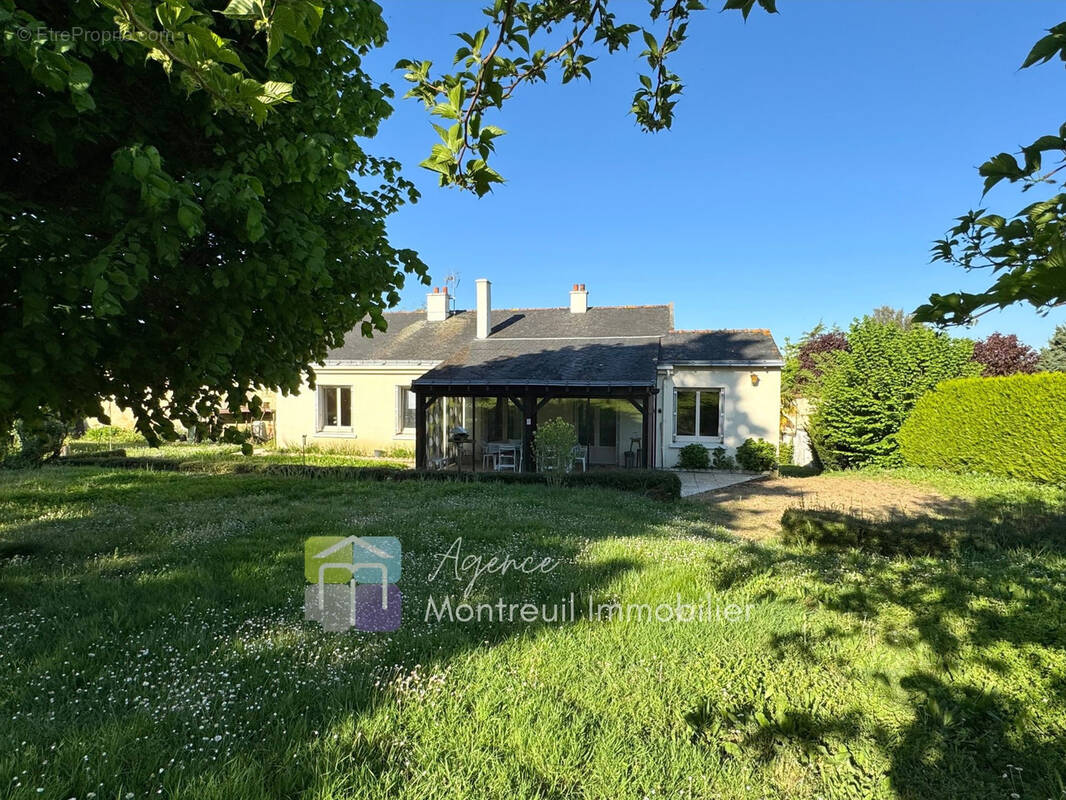 Maison à LE PUY-NOTRE-DAME