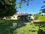 Maison à LE PUY-NOTRE-DAME
