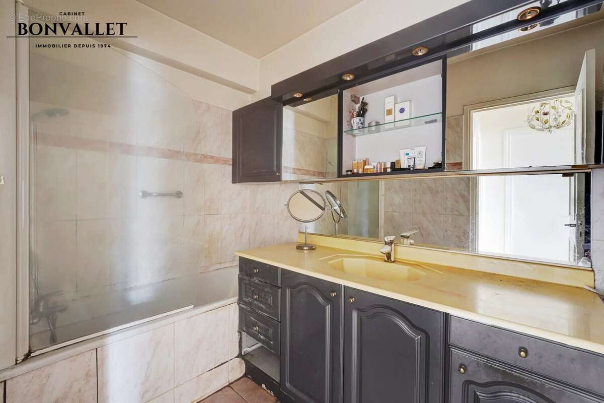 Appartement à PARIS-15E