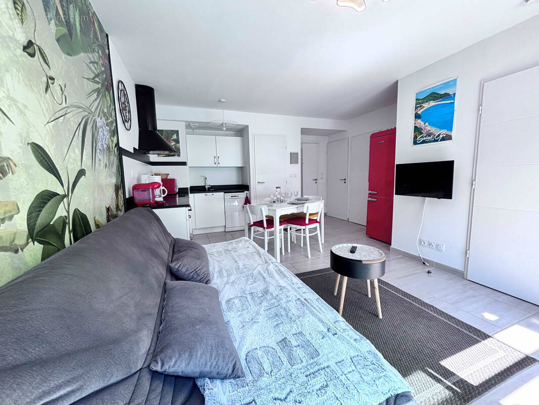 Appartement à SAINT-CYR-SUR-MER