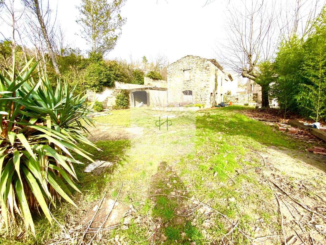 Maison à MONTELIMAR