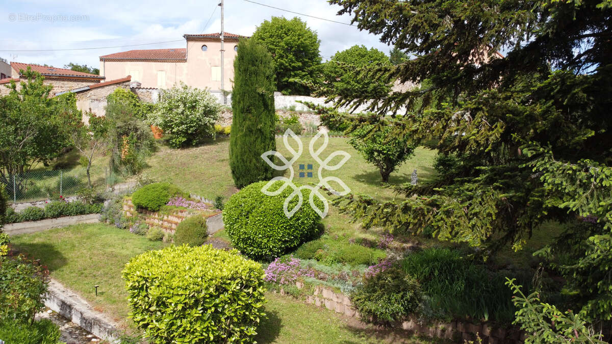 Maison à AUZAT-LA-COMBELLE