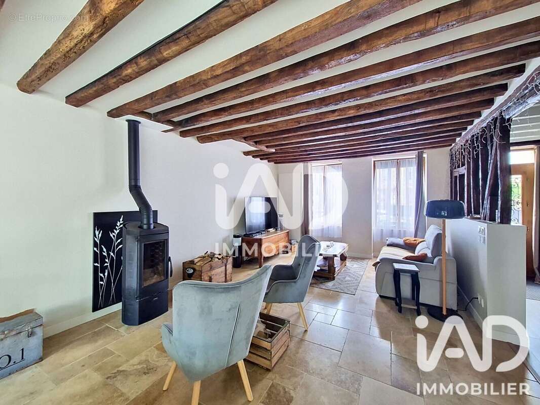 Maison 182 m² à La Chapelle-Gauthier  - photo 8