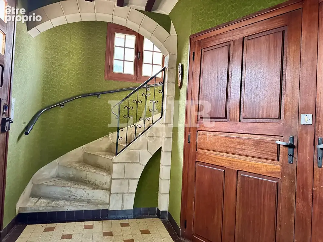 Maison en pierre  avec tour du XVIII -ème siècle - photo 3
