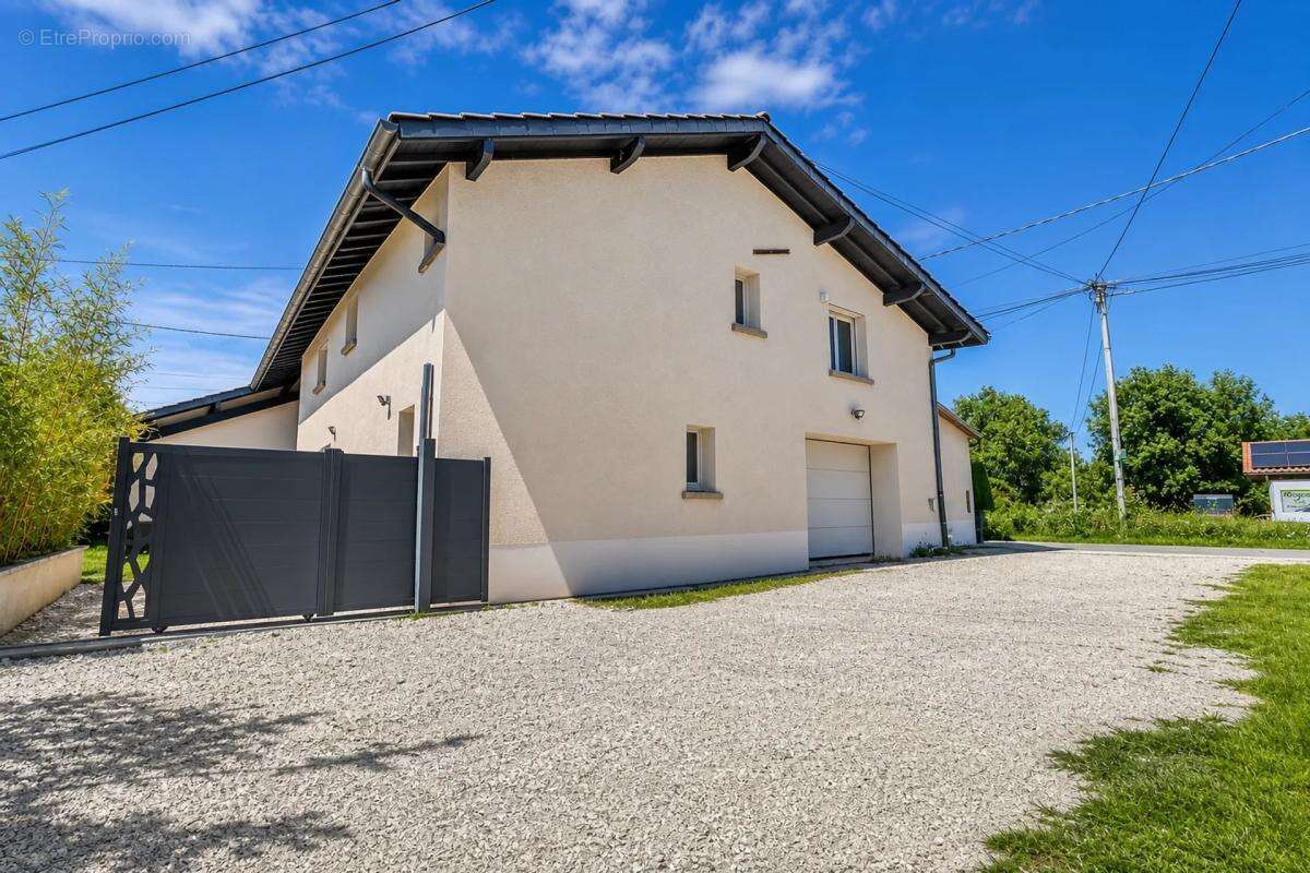 Moidieu-Détourbe - Ancienne grange de 160 m² réinventée - photo 28