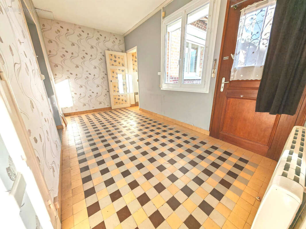 Maison à SAINT-SAUFLIEU