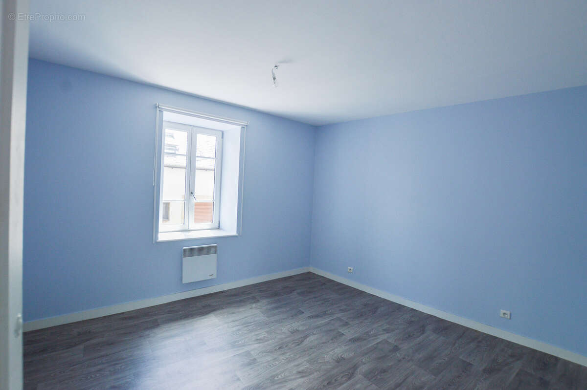 Locaux commerciaux + habitation - 355 m2 - photo 3