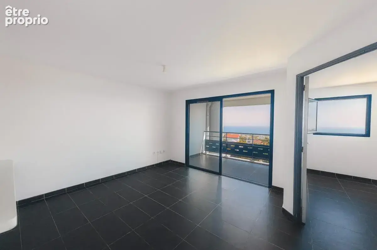 Appartement t2  11ème km  ascenseur - photo 2