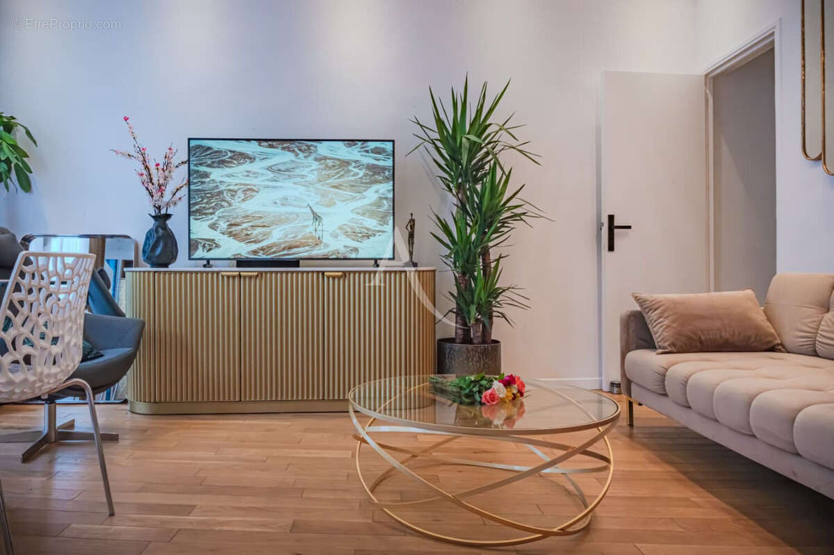 Appartement à PARIS-9E
