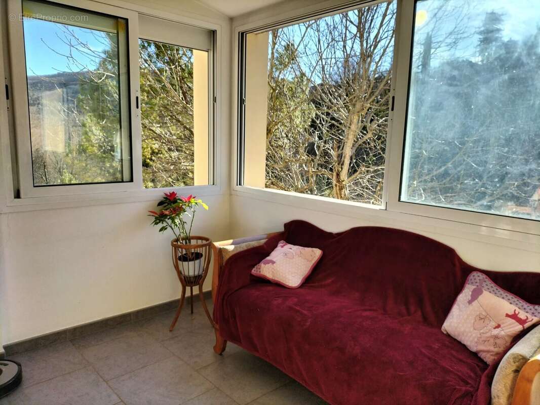 Appartement à TOURRETTES-SUR-LOUP