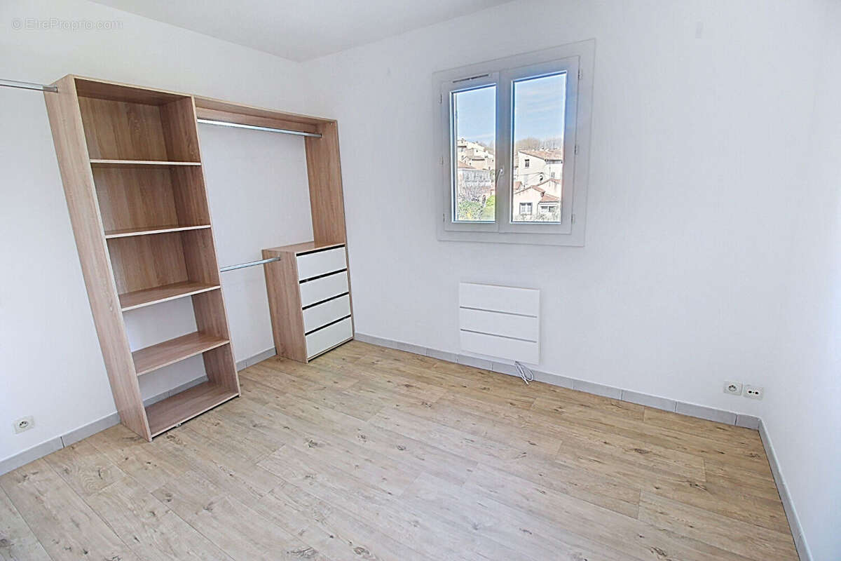 Appartement à LORGUES