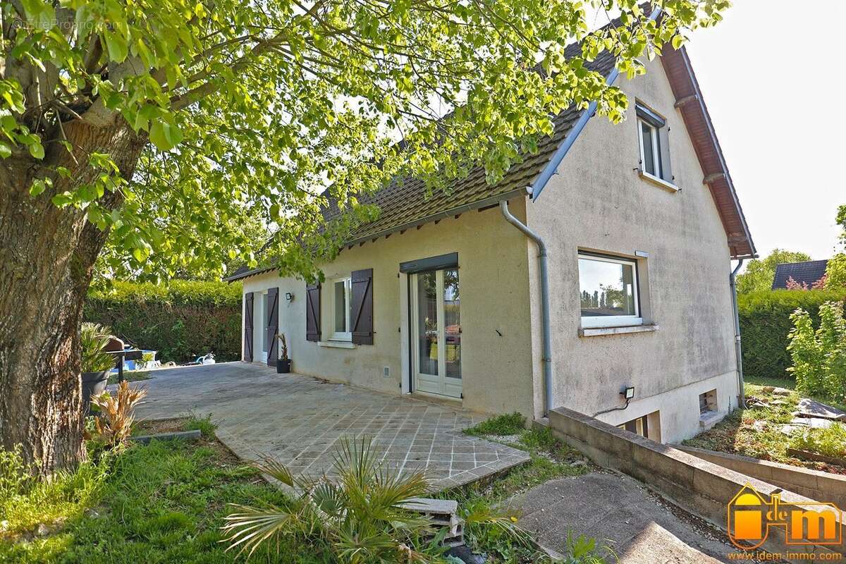 Maison à MEREVILLE