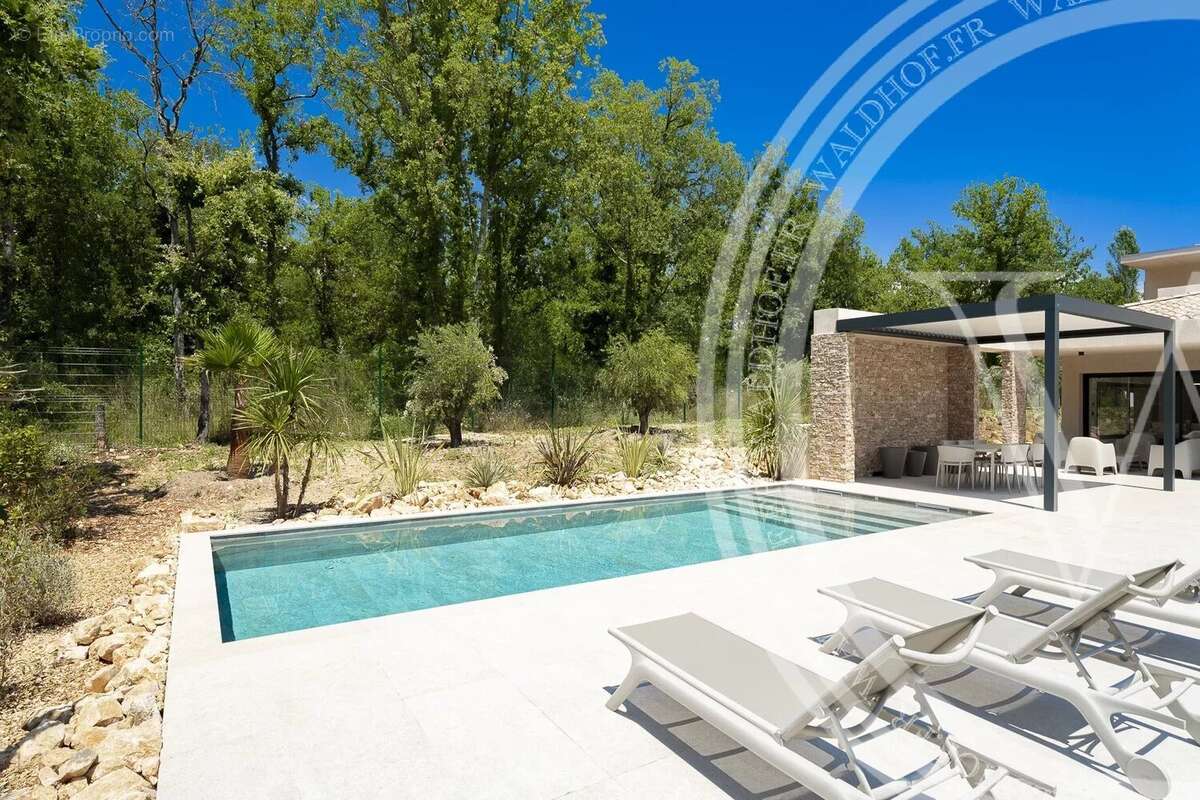 Maison à TOURRETTES