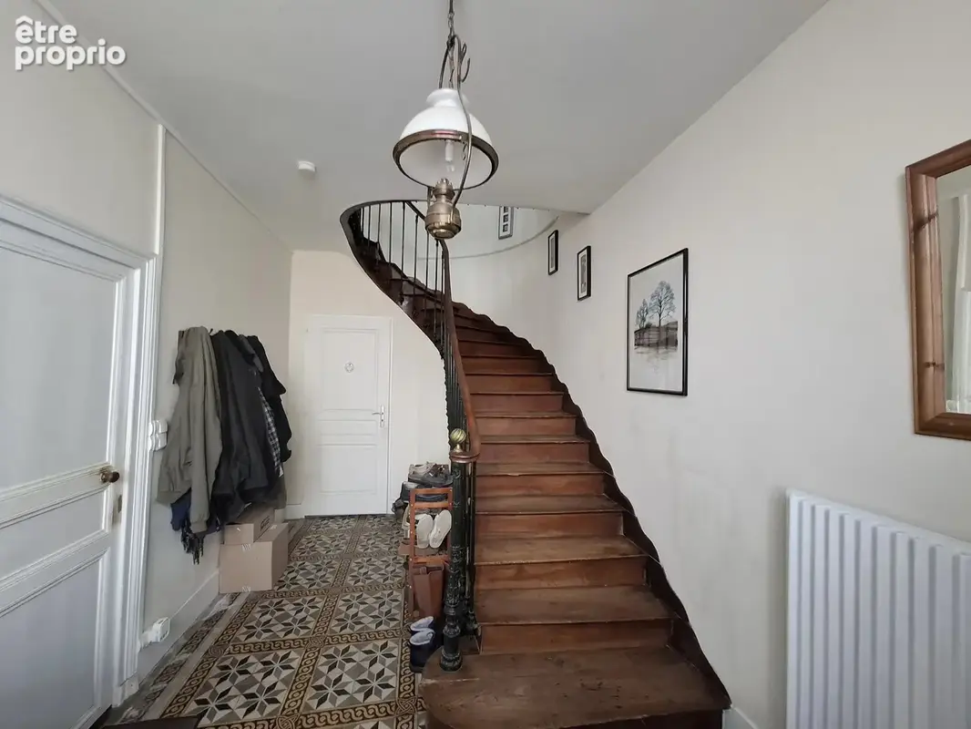 Grande maison en pierre avec deux grandes granges et jardins privés - photo 12