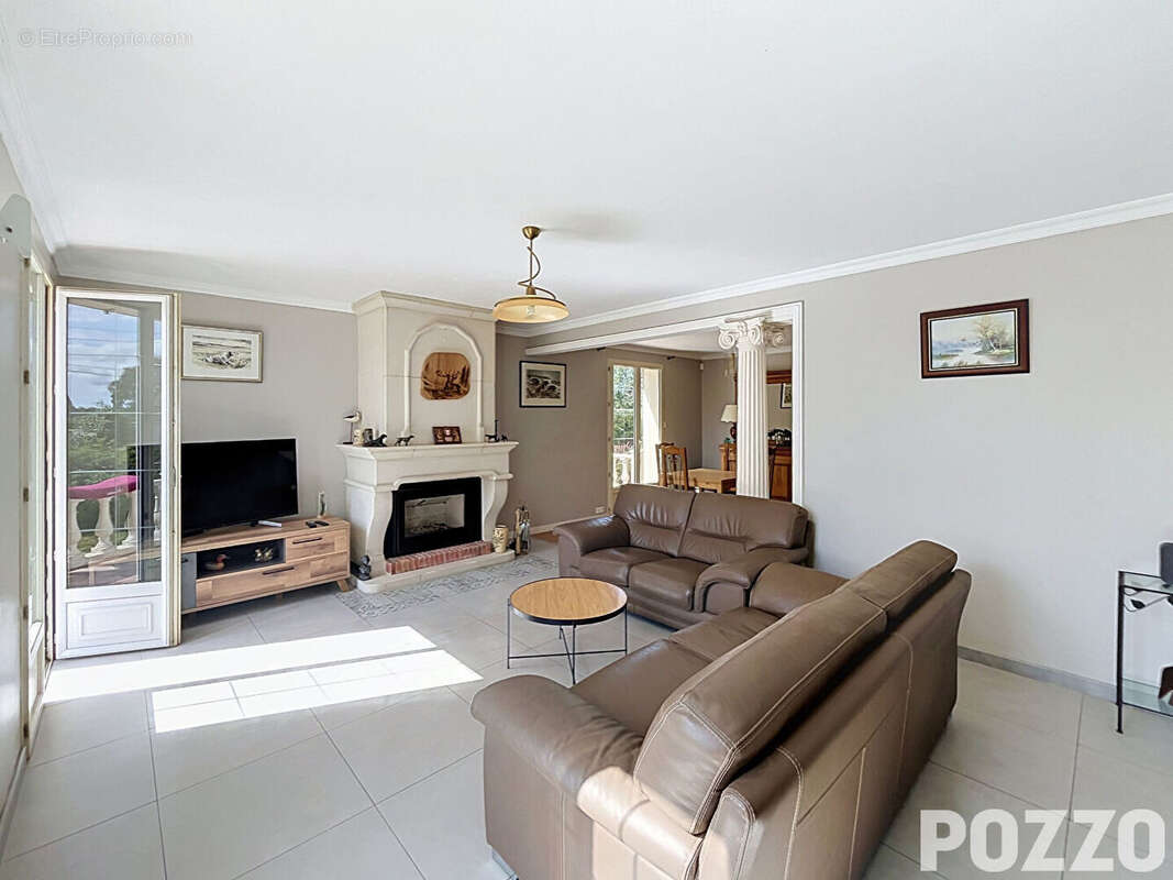 NOUVEAUTE A VENDRE - maison spacieuse à Saint Pierre De Semilly (50) - photo 5