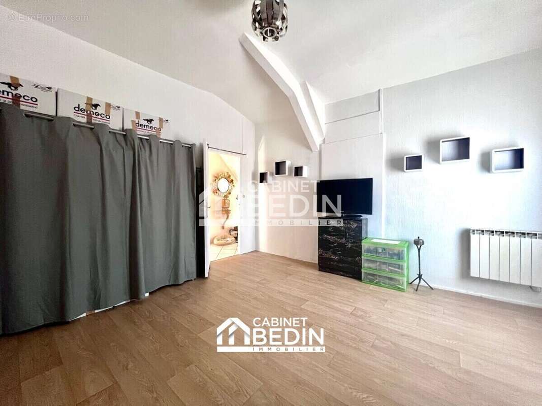 Appartement à AMBARES-ET-LAGRAVE