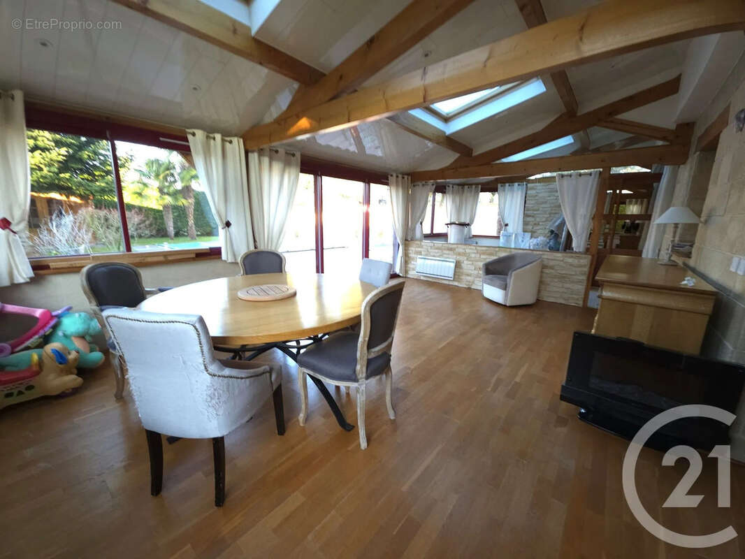 Maison à CLAYE-SOUILLY