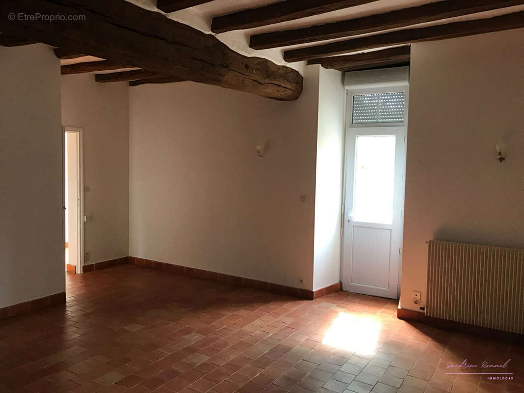 Nouveau prix  pour cette belle longère avec 2 logements indépendants loués - Rentabilité immédiate- Vihiers - photo 7