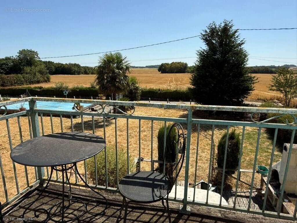 Havre De Paix : 4 Chambres, Grange, Grange, Piscine Et Vue Dégagée - photo 11