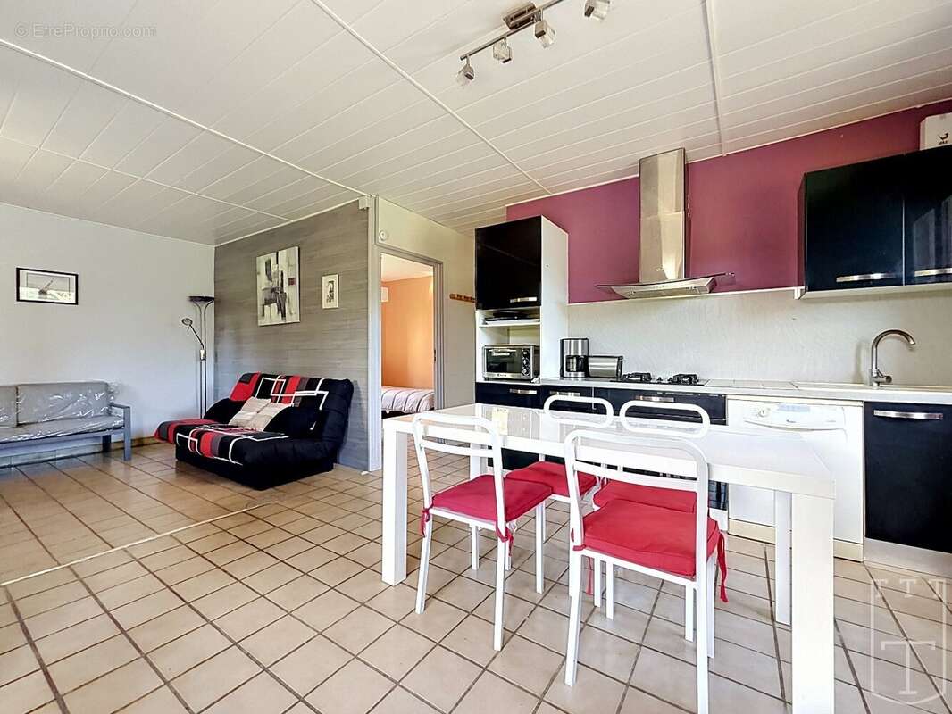 Maison à RUOMS