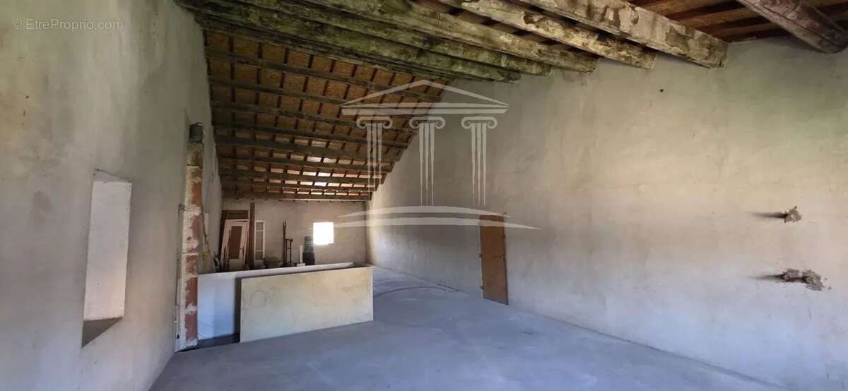 Appartement 209 m² à Sorgues  - photo 3