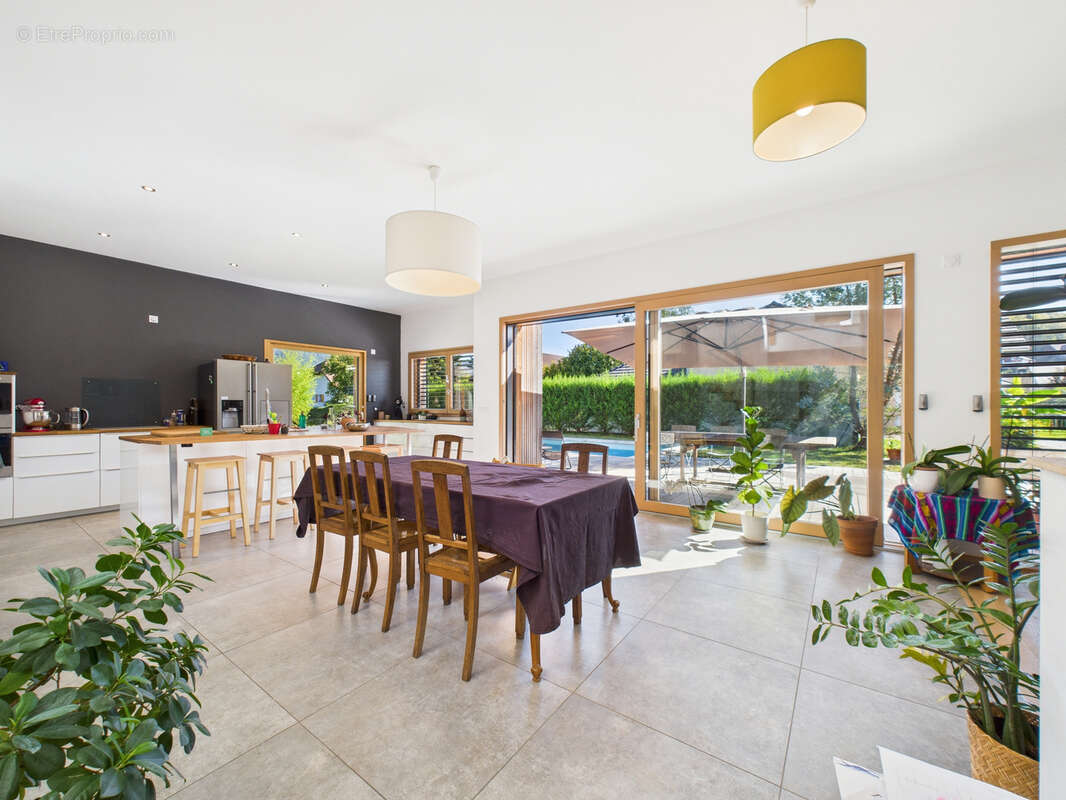 Maison à VIVIERS-DU-LAC