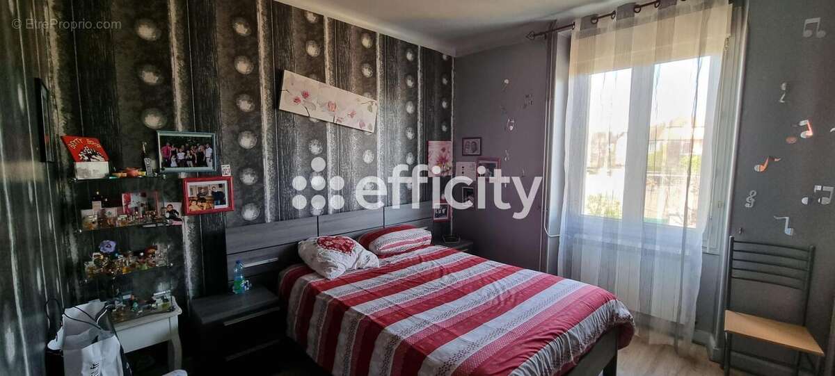 Maison à LE MALZIEU-VILLE