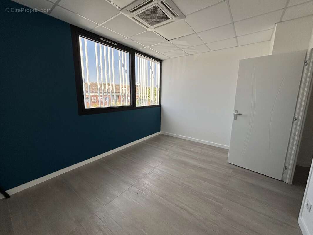 Commerce 65 m² à La Salvetat-Saint-Gilles  - photo 5