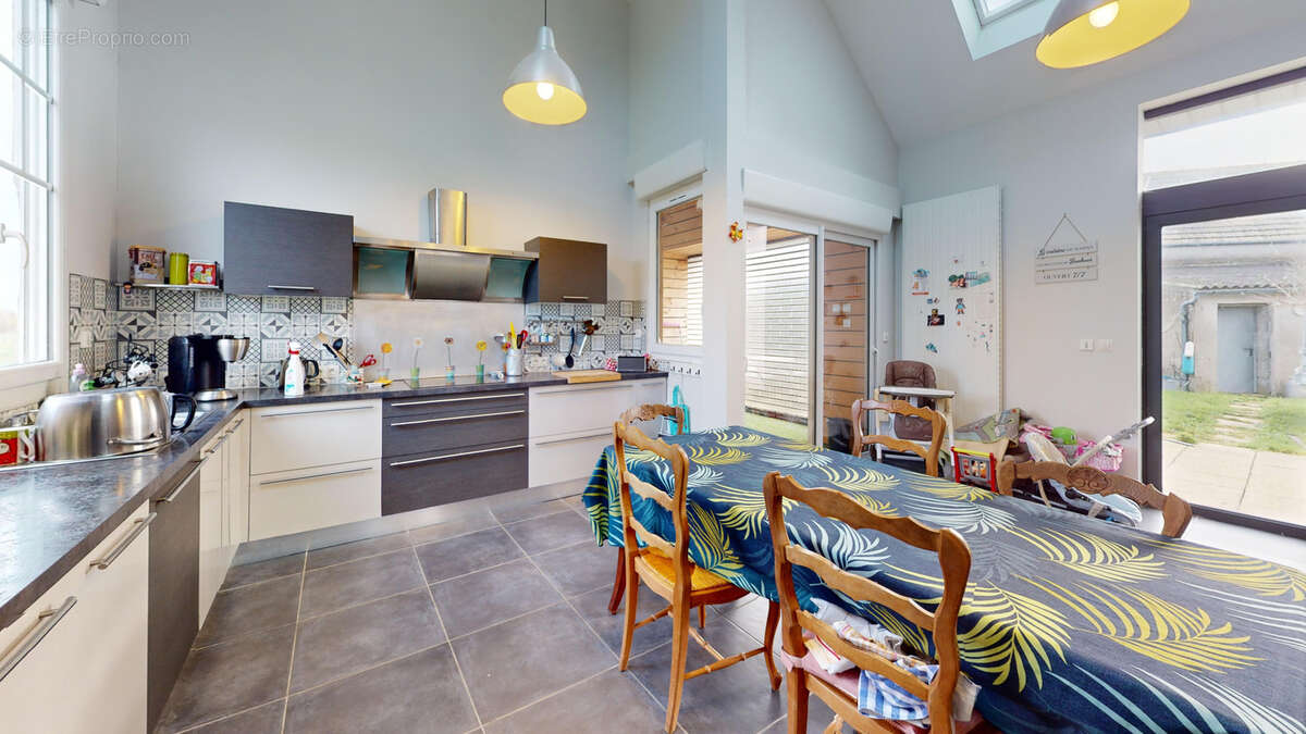 Maison à PLOUNEVEZ-LOCHRIST