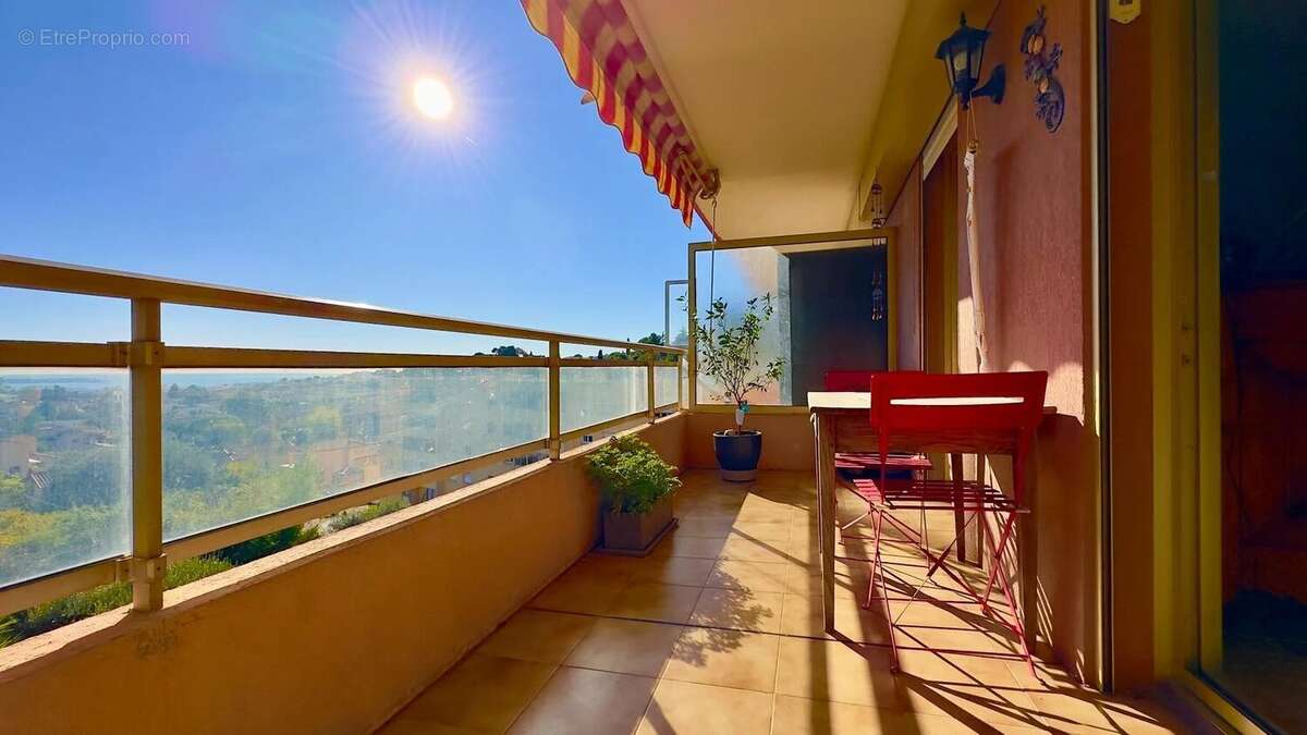 Appartement à LE CANNET