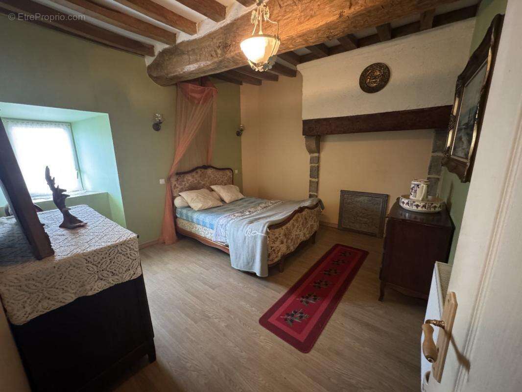 Maison à LIGNAC