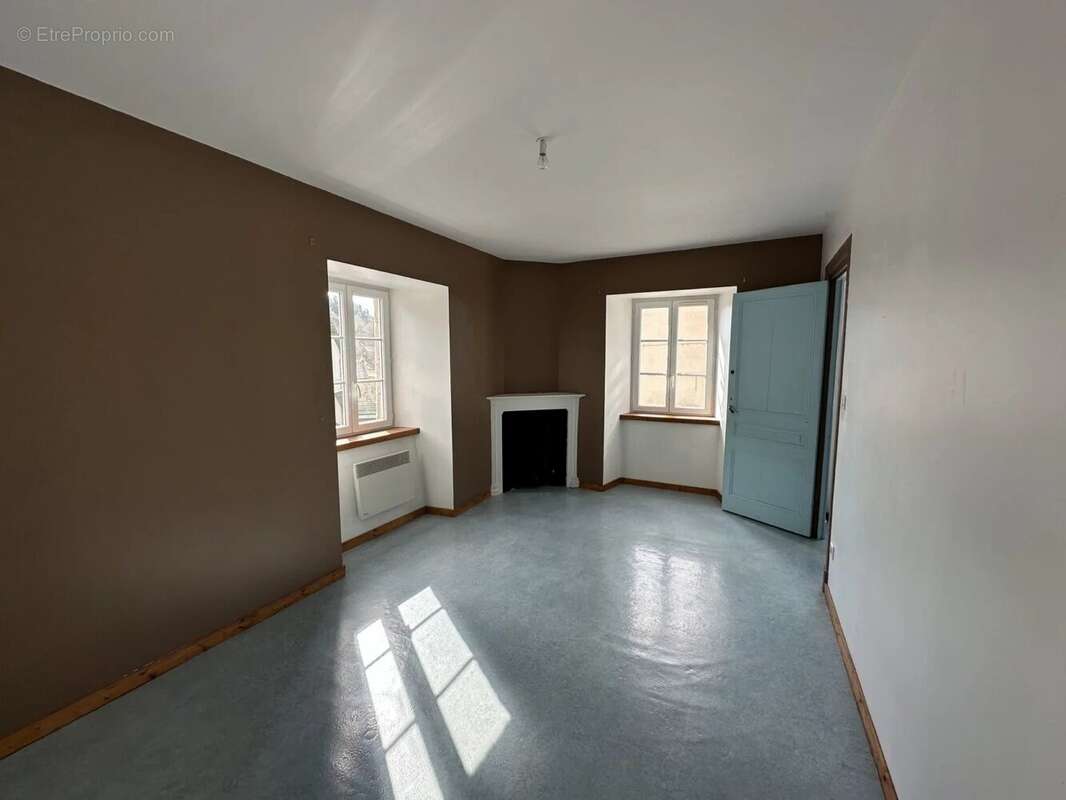 Appartement à LE CHAMBON-SUR-LIGNON