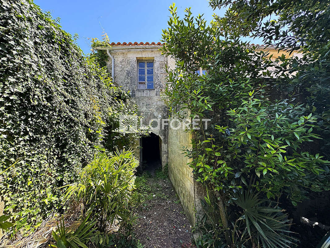 Maison à MARENNES