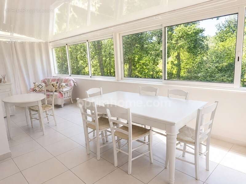 Maison 8 pièces, terrain 9000 m² - photo 2