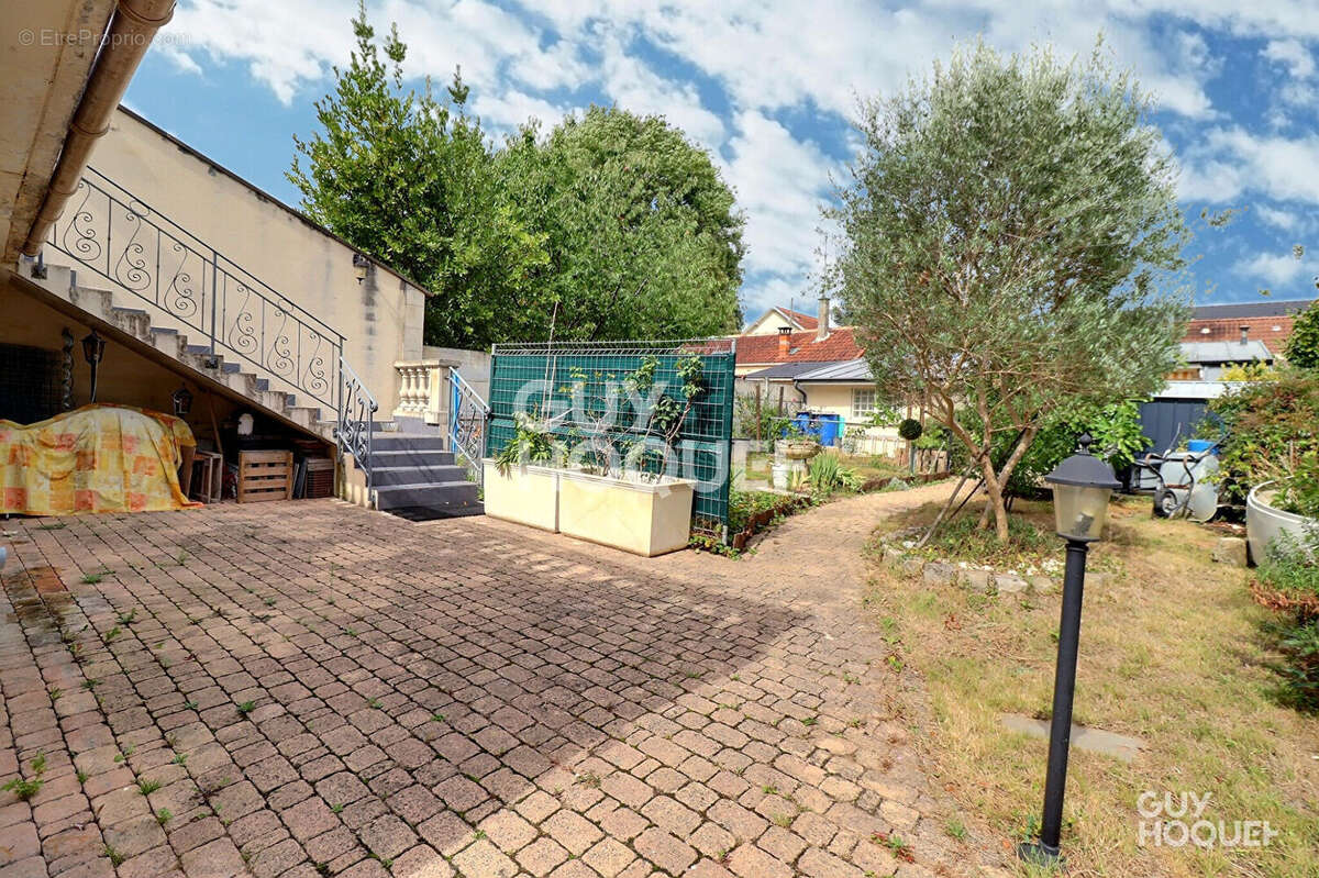 Maison Ste Genevieve Des Bois 7 pièce(s) 163,24m2 - photo 12