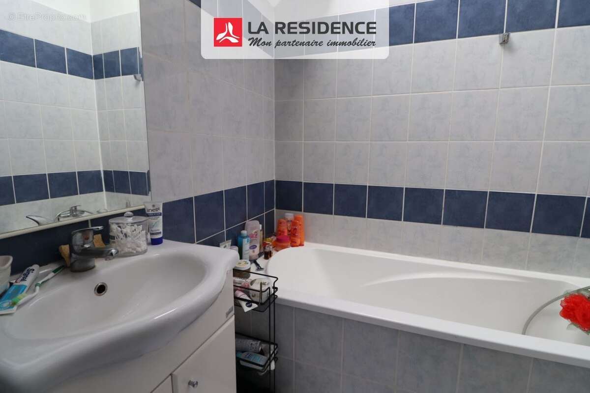 Appartement à MAURECOURT