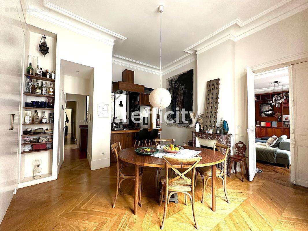 Appartement à PARIS-11E