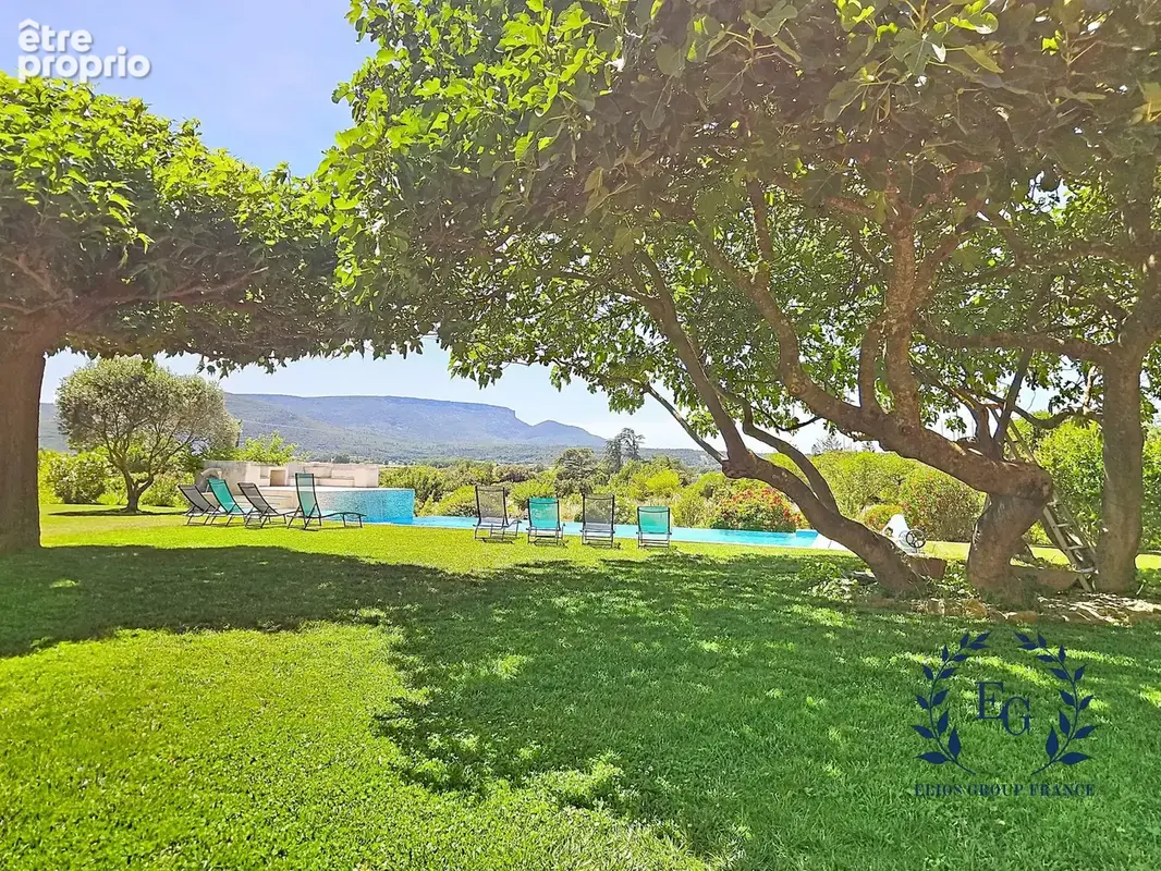 Maison 6 pièces 195 m² à vendre à Saint-Maximin-La-Sainte-Baume (83470) - photo 2