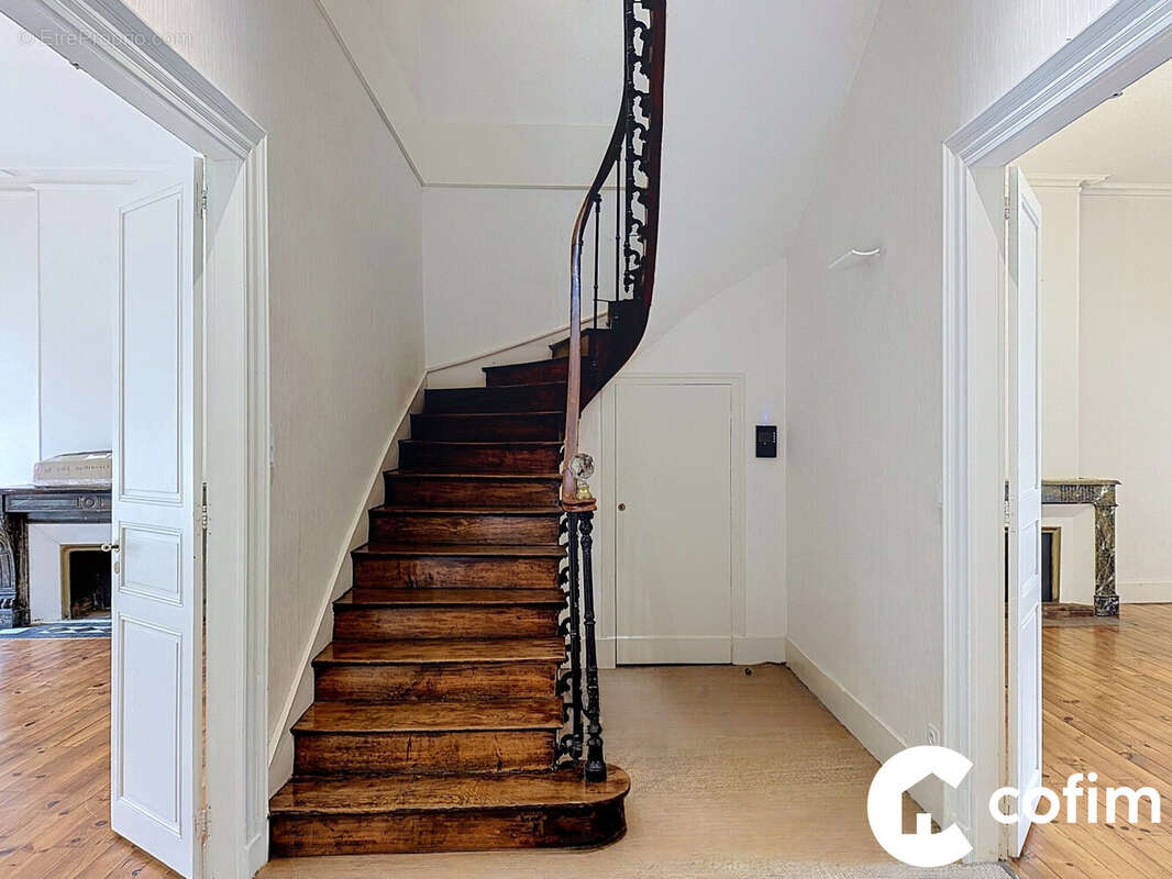 Maison 250 m² à Tarbes  - photo 9