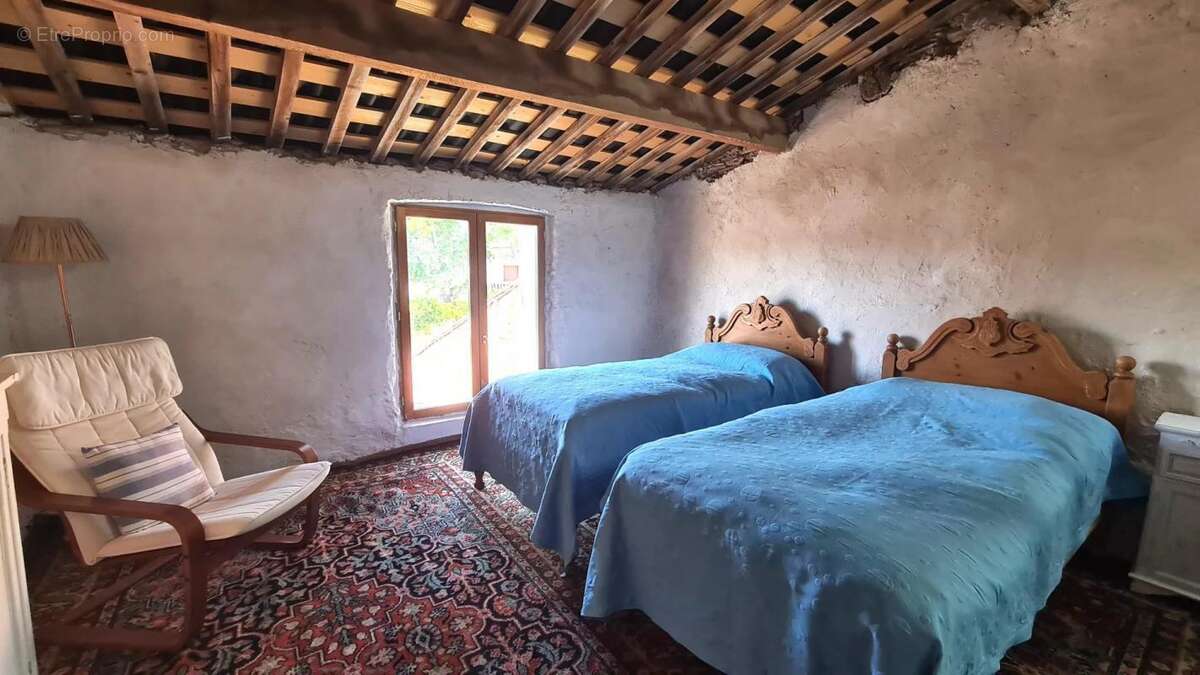 Maison à CABREROLLES