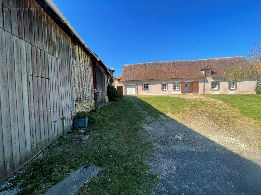 Maison à LA BAZOCHE-GOUET