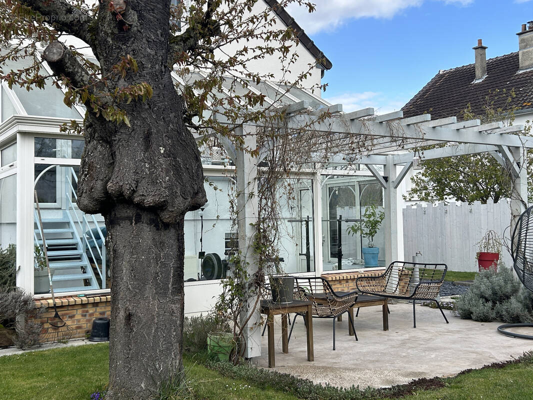 Maison à SAINT-JULIEN-LES-VILLAS