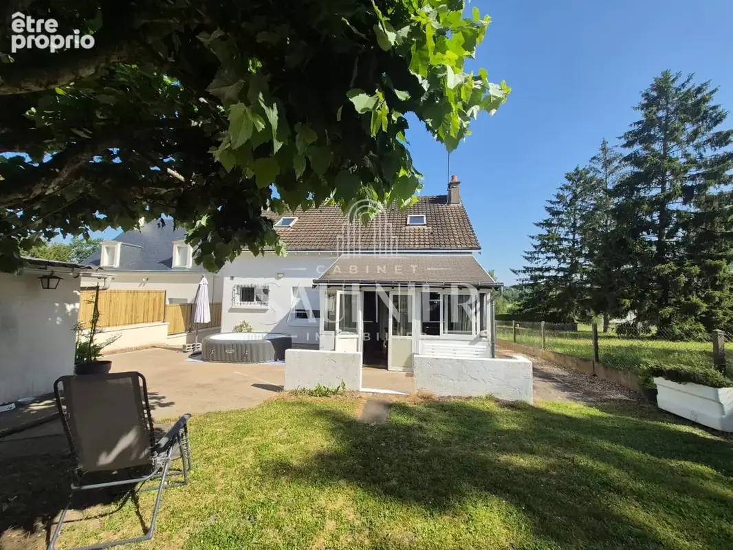 Exclusivité - Maison familiale de 126m2 avec dépendances proche du centre ville Saint-Georges-sur-Cher. - photo 2