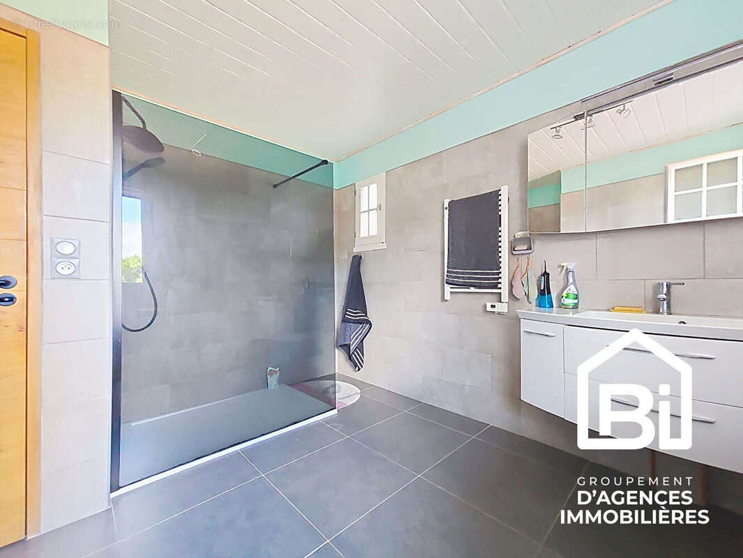 PONT L EVEQUE - Maison 5 pièces -130 m2 habitables et sous sol complet - photo 9
