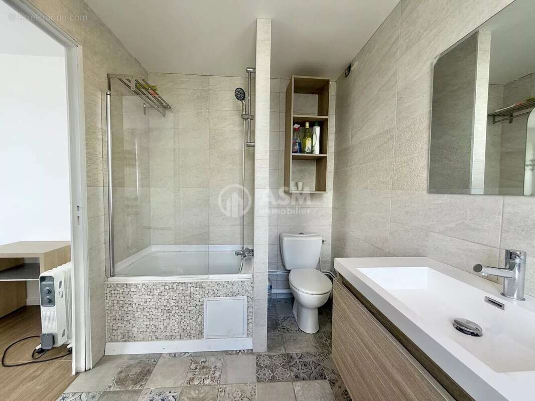 Appartement à COURBEVOIE