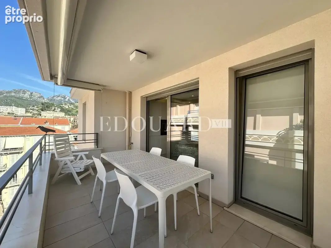 Trois pièces en superbe état avec grande terrasse et possibilité double garage, en plein centre de Menton - photo 16