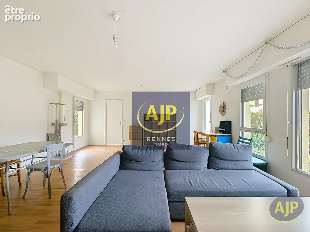 Appartement T5 - 3 chambres + stationnements - photo 2