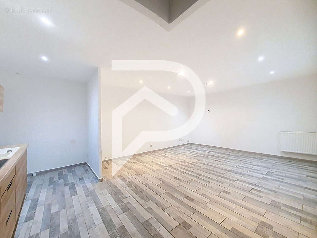 Maison à MONTELIMAR