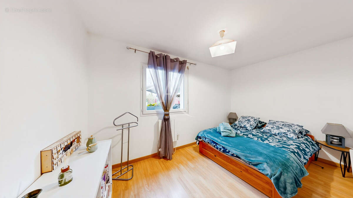 Maison moderne  chambres sous-sol dressing piscine - photo 14